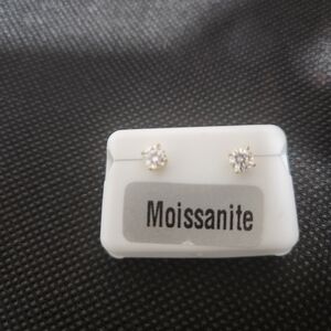 0.50ctw Solitaire Stud Earrings 925 Silver on Gold Vermeil